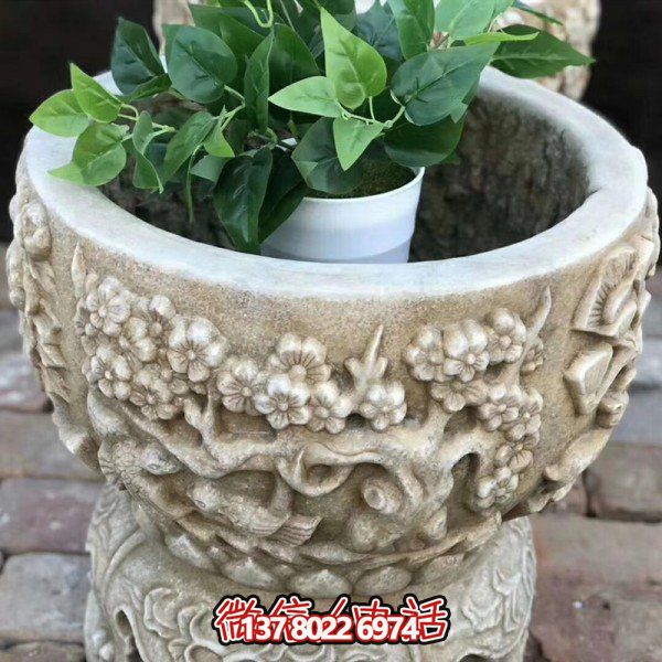 精美藝術(shù)石雕花盆，讓繁復(fù)多彩的花紋與浮雕結(jié)合，打造出精美的大理石雕塑