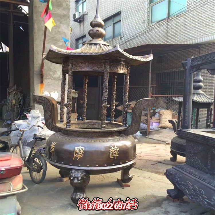 仿古寶蓋圓形香爐，擺放于寺廟、道觀等室內(nèi)