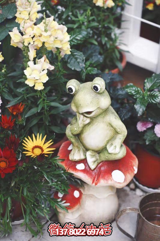 玻璃鋼雕塑青蛙，讓你的商場只思考玻璃