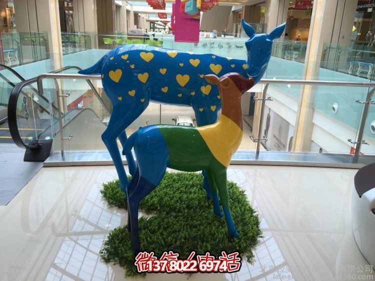 玻璃鋼手工彩繪小鹿擺件，為你的商場增添溫馨美感