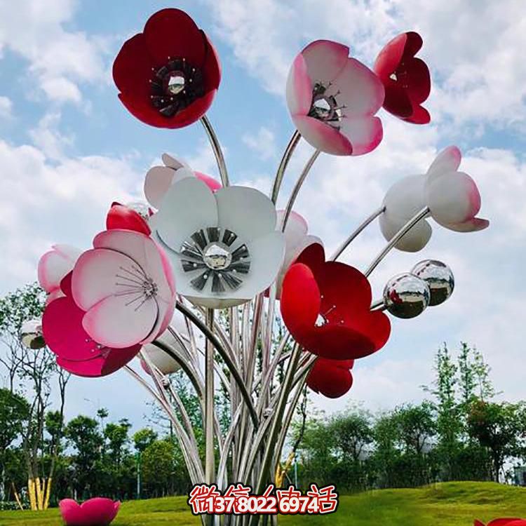 不銹鋼彩繪大型花朵雕塑，為景區(qū)廣場(chǎng)增添色彩