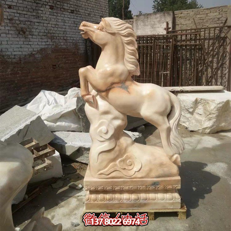 品質(zhì)卓越的大型十二生肖石雕擺件，渲染出無與倫比的晚霞紅