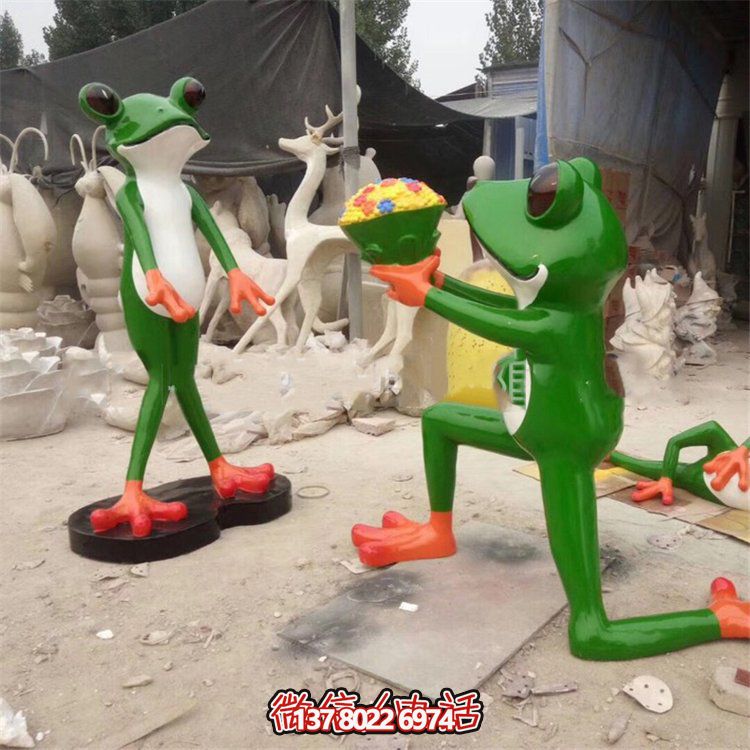 創(chuàng)意玻璃鋼青蛙雕塑，為景區(qū)帶來卡通新穎的景觀