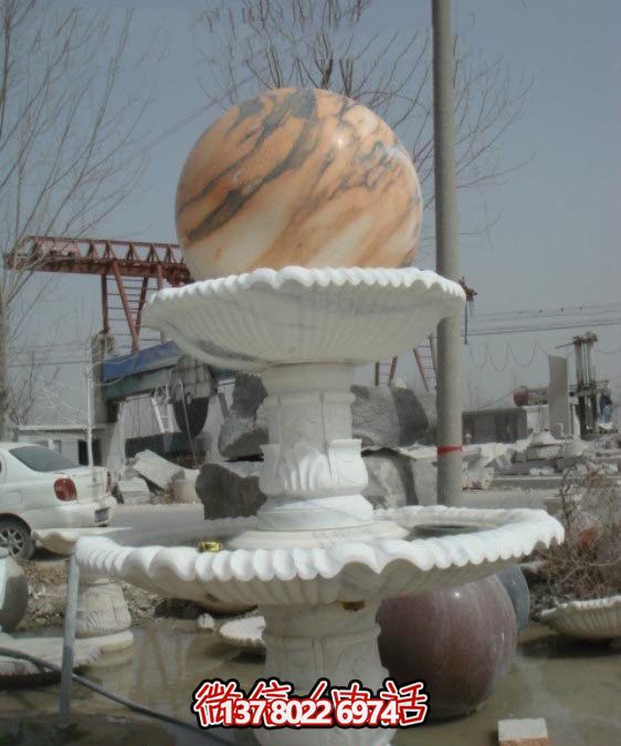 公園完美融合大理石、風(fēng)水球、噴泉和雕塑的美景