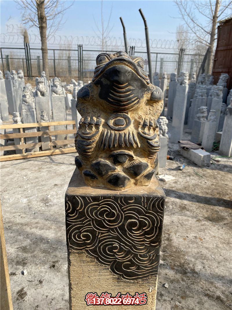 黃黑舊金蟾村院門口擺放拴馬柱擺件 黃黑舊金蟾村院門口擺放拴馬柱擺件